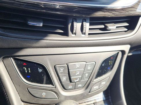 Used 2018 Buick Envision Essence AWD/4WD image 17