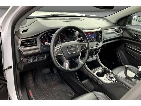 Used 2023 GMC Acadia AT4 w/ Technology Package AWD/4WD image 16