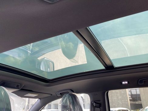 New 2026 Volkswagen Atlas Cross Sport SE image 12