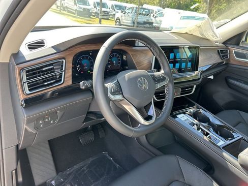 New 2026 Volkswagen Atlas SE image 23