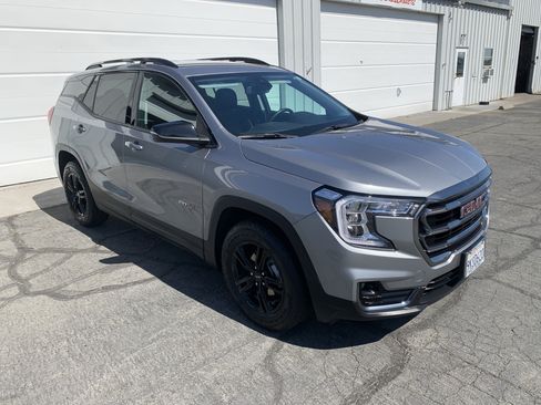 Used 2024 GMC Terrain AT4 AWD/4WD image 7