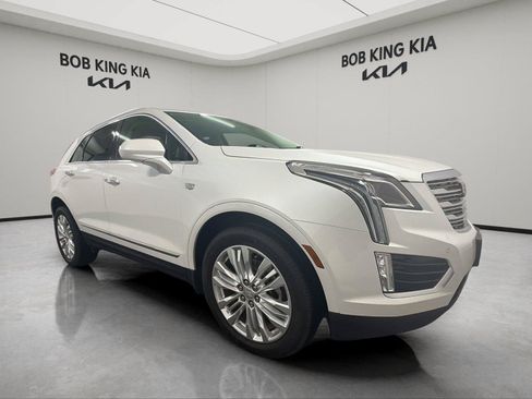 Used 2017 Cadillac XT5 Premium Luxury FWD image 7