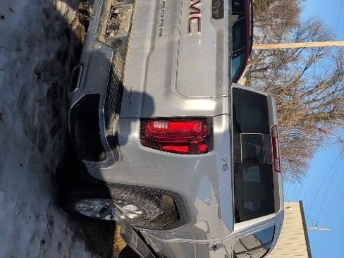 Used 2022 GMC Sierra 1500 SLT w/ SLT Premium Package image 2