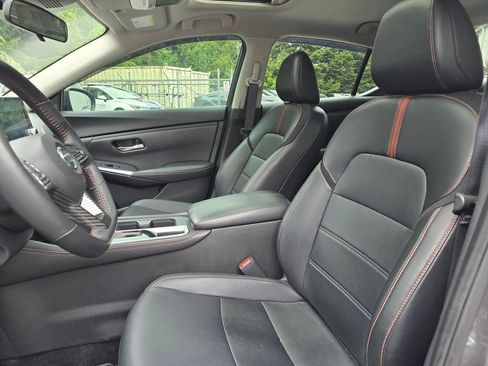 Used 2023 Nissan Sentra SR w/ SR Premium Package FWD image 14