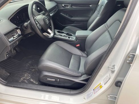 Used 2022 Honda Civic Touring image 6