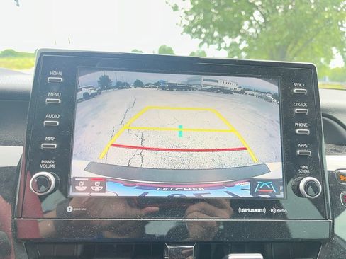Used 2022 Toyota Camry XSE FWD image 9