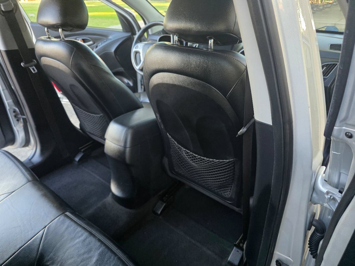 Used 2010 Hyundai Tucson Limited w/ Premium Pkg 4 FWD image 30