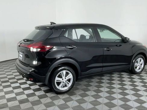 New 2025 Nissan Kicks Play S image 4