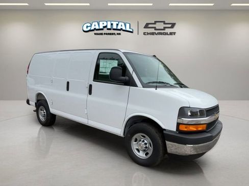 New 2025 Chevrolet Express 2500 Work Van w/ Driver Convenience Package image 7