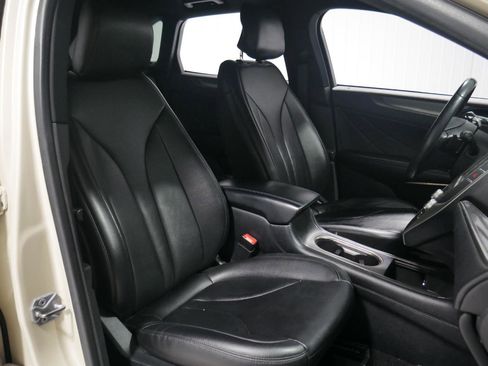 Used 2018 Lincoln MKC Premiere image 15