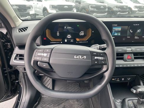 Used 2026 Kia K4 LXS image 17