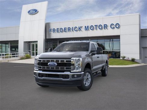 New 2026 Ford F250 XLT w/ FX4 Off-Road Package image 3