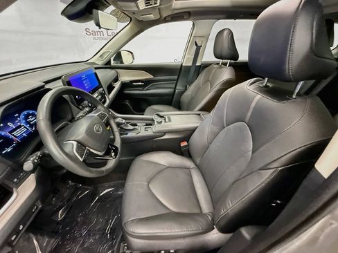 Used 2024 Toyota Grand Highlander AWD image 21