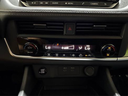 Used 2025 Nissan Rogue SV AWD/4WD image 33