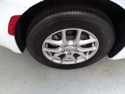 Used 2025 Chrysler Pacifica Select FWD image 27