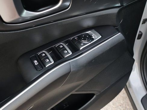 Used 2025 Kia Sorento EX w/ Panoramic Sunroof Package image 20