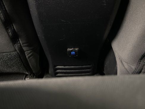 Used 2018 Toyota Tacoma TRD Off-Road image 33