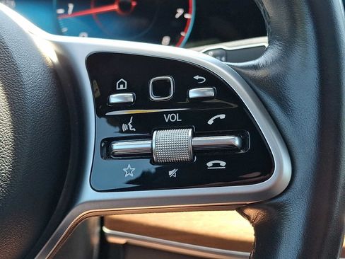 Used 2022 Mercedes-Benz GLS 450 4MATIC image 19