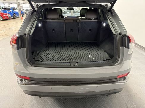 Used 2024 Audi Q4 e-tron Prestige image 21