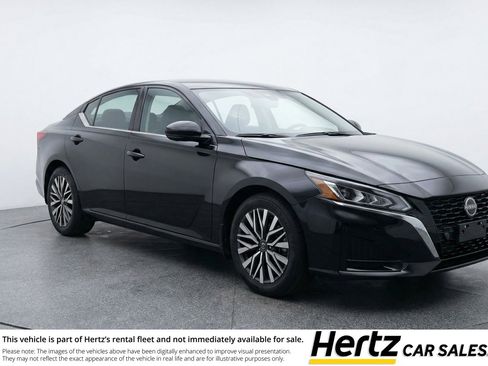 Used 2025 Nissan Altima 2.5 SV FWD image 1
