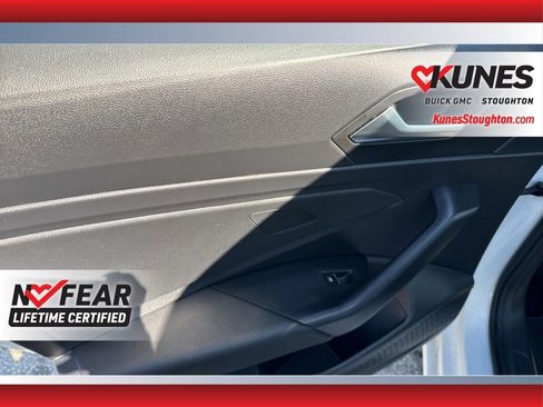 Used 2021 Volkswagen Jetta SE image 37