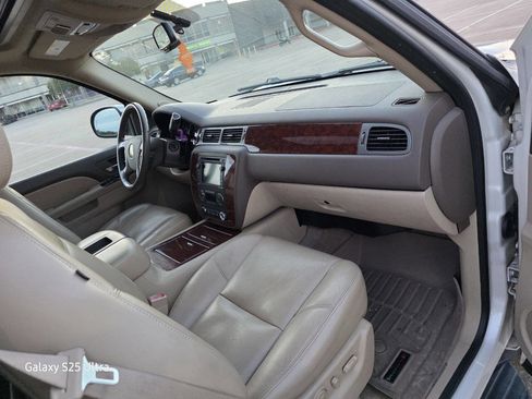 Used 2010 Chevrolet Suburban LTZ image 18
