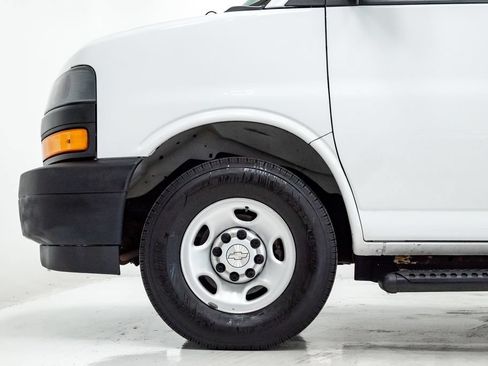 Used 2022 Chevrolet Express 3500 LS RWD image 20