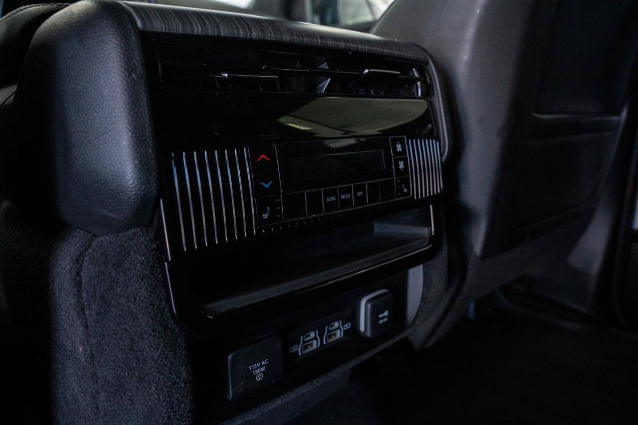 Used 2024 Jeep Wagoneer L Series III w/ Flexible Seating Group AWD/4WD image 11