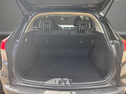 Used 2022 Honda HR-V LX image 11