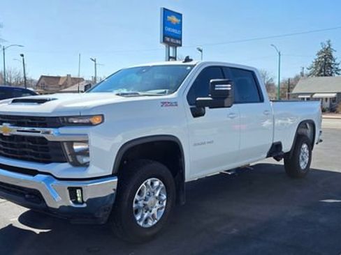 Used 2024 Chevrolet Silverado 3500 LT w/ Convenience Package AWD/4WD image 2