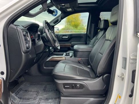 Used 2019 Chevrolet Silverado 1500 High Country w/ Technology Package image 14
