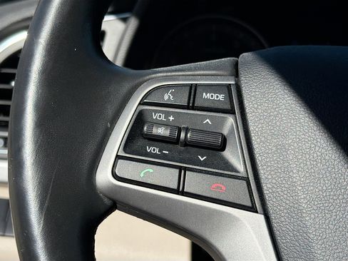 Used 2017 Hyundai Elantra SE w/ SE A/T Tech Package 03 image 32