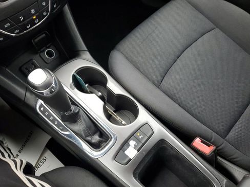 Used 2019 Chevrolet Cruze LT w/ Convenience Package image 17