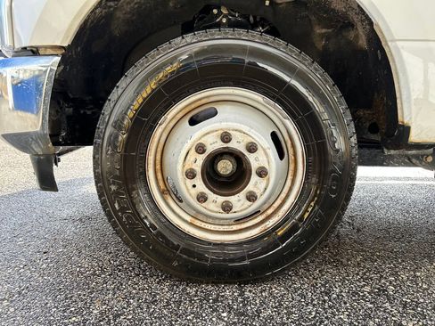 Used 2020 Ford F350 XL w/ Power Equipment Group image 7