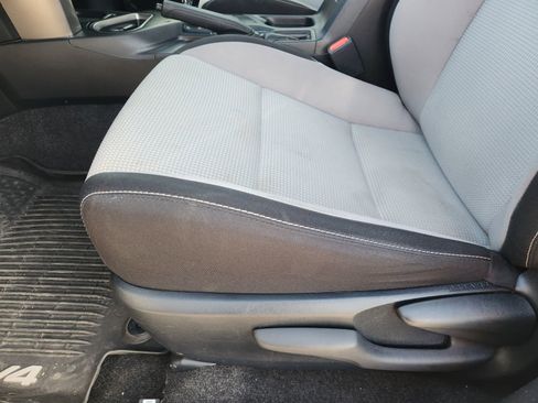 Used 2018 Toyota RAV4 XLE image 29