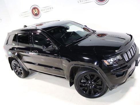 Used 2019 Jeep Grand Cherokee Altitude AWD/4WD image 7