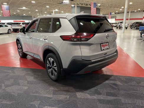 Used 2023 Nissan Rogue SV AWD/4WD image 5