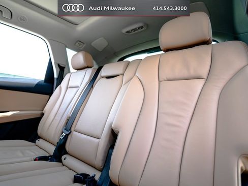 Used 2023 Audi Q7 3.0T Premium Plus w/ Premium Plus Package AWD/4WD image 39