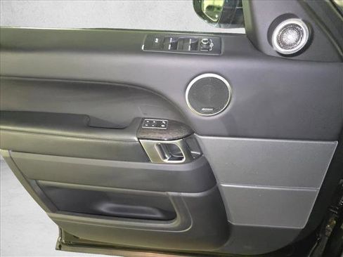 Used 2016 Land Rover Range Rover Sport HSE image 28