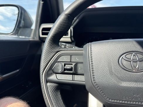Used 2025 Toyota Tacoma TRD Sport AWD/4WD image 14