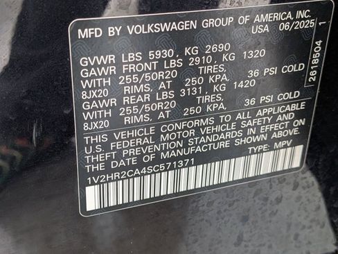 Used 2025 Volkswagen Atlas SE image 17