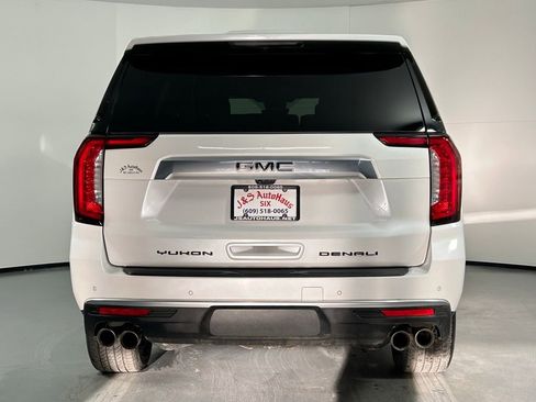 Used 2024 GMC Yukon Denali w/ Denali Reserve Package image 5