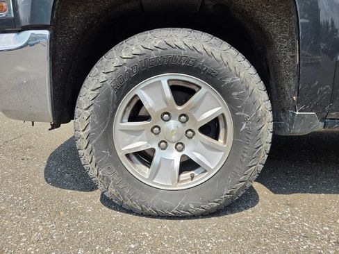 Used 2018 Chevrolet Silverado 1500 LT w/ All Star Edition AWD/4WD image 9