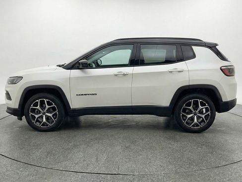 Used 2025 Jeep Compass Limited image 5