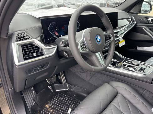 New 2026 BMW X5 xDrive50e image 9