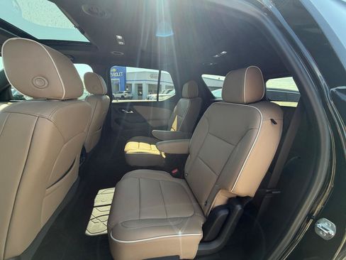 Used 2023 Chevrolet Traverse Premier w/ LPO, Floor Liner Package AWD/4WD image 12
