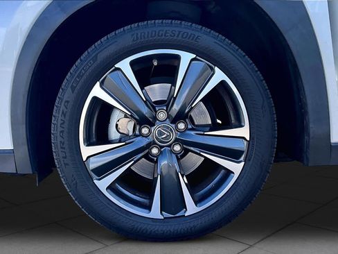 Used 2022 Lexus UX 200 w/ Accessory Package (Z1) FWD image 10