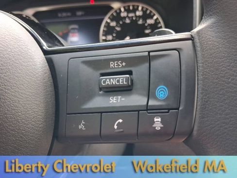 Used 2023 Nissan Rogue SV AWD/4WD image 28