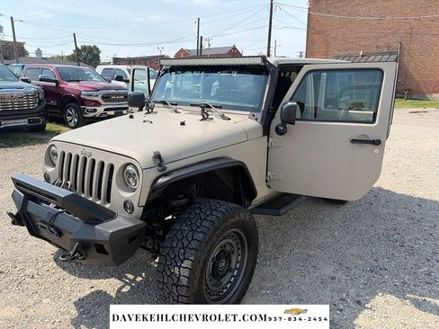 Used 2016 Jeep Wrangler Unlimited Sport w/ Quick Order Package 24S AWD/4WD image 28
