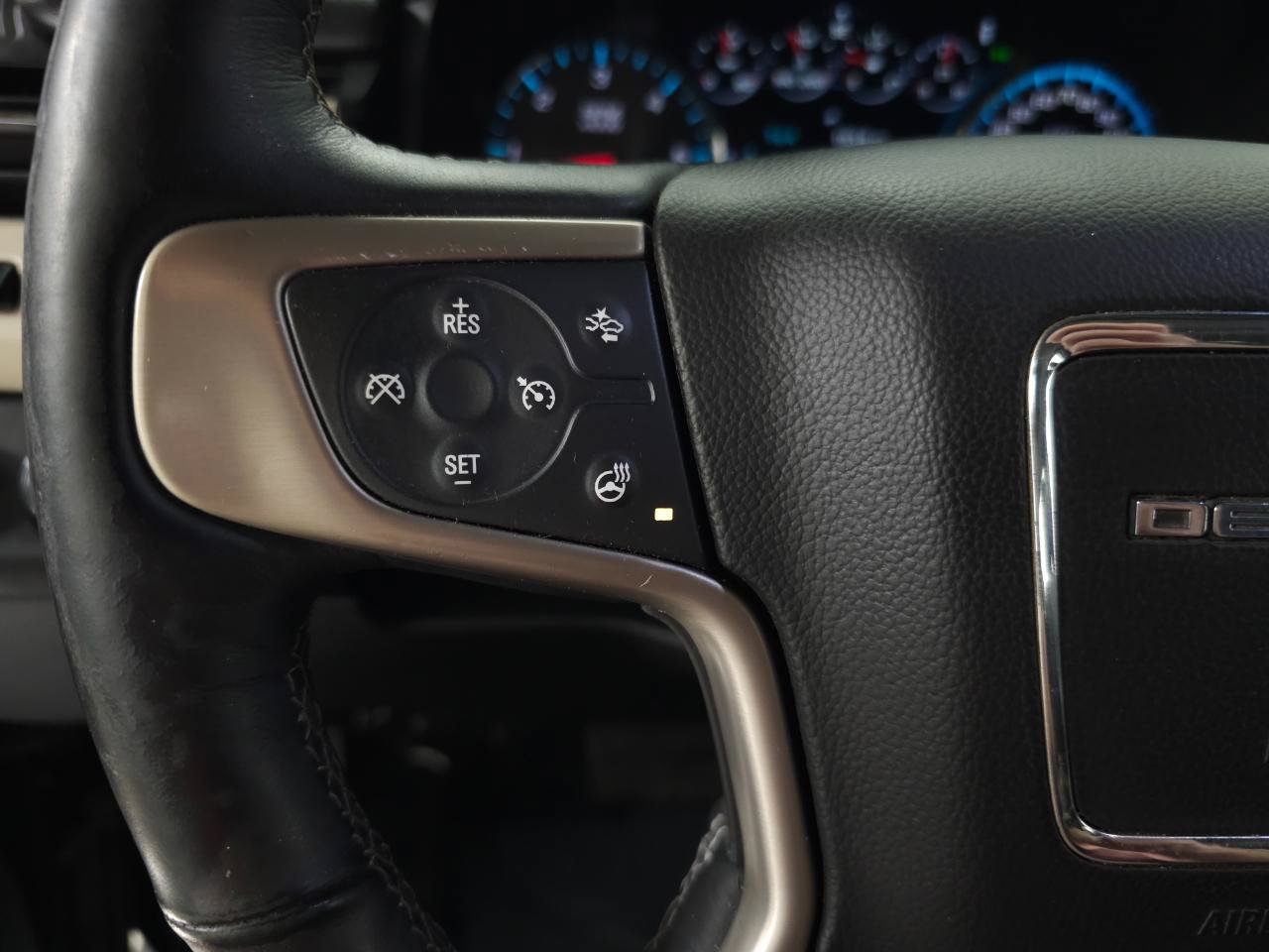 Used 2017 GMC Yukon XL Denali w/ Open Road Package AWD/4WD image 21